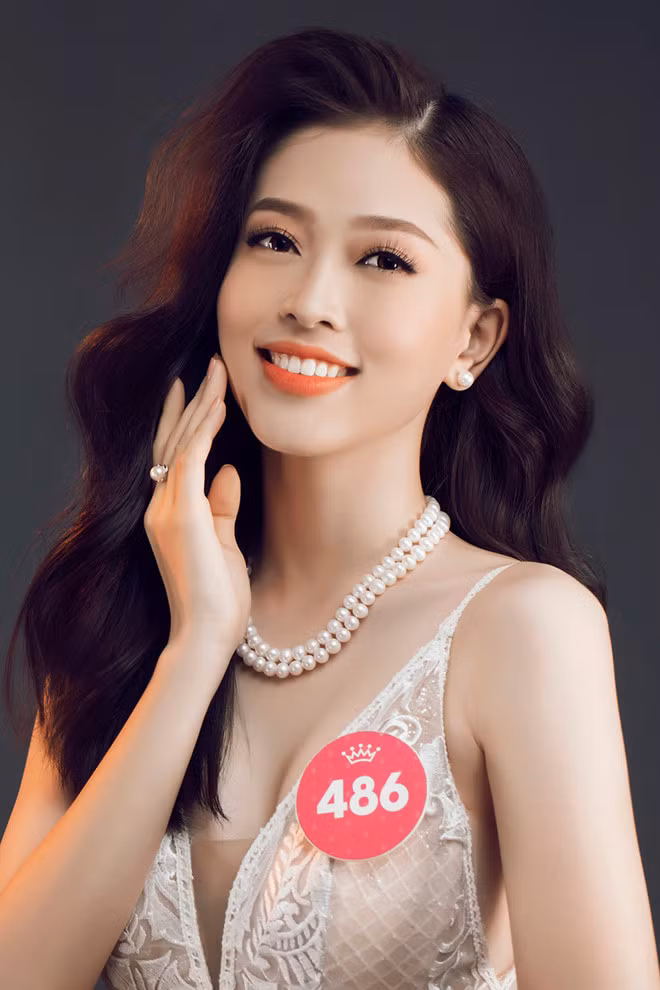 Phương Nga được đánh giá cao về cả nhan sắc và hình thể khi tham gia Hoa hậu Việt Nam 2018. Ảnh: Kiếng Cận, BTC.