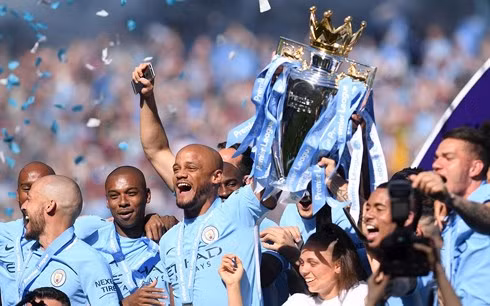 Cúp bạc Premier League danh giá sẽ hạ cánh xuống Hà Nội trong ngày 13/9. (Ảnh: Getty)