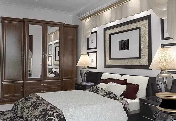 Phòng ngủ mang phong cách cổ điển với nội thất được chăm chút tỉ mỉ.