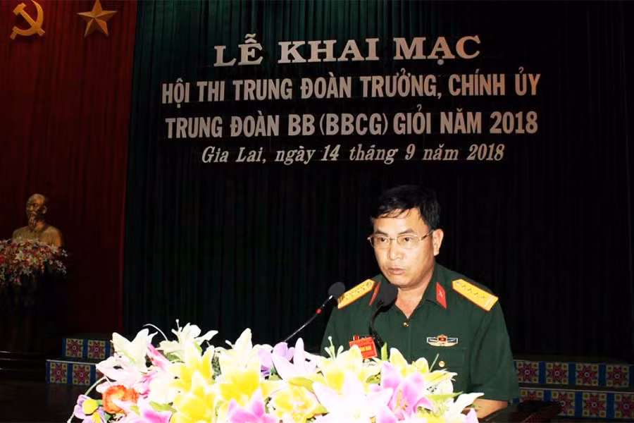  Đại tá Nguyễn Anh Tuấn, Phó tư lệnh kiêm tham mưu trưởng Quân đoàn 3 phát biểu khai mạc hội thi. Ảnh: Duy Hiển