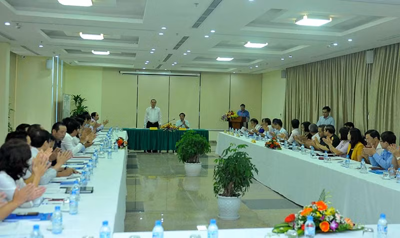 Toàn cảnh buổi làm việc.