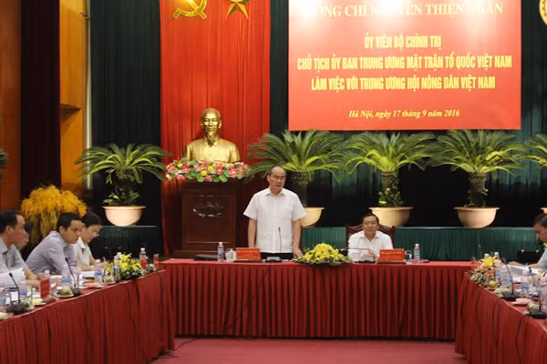Chủ tịch Ủy ban Trung ương MTTQ Việt Nam Nguyễn Thiện Nhân phát biểu trong buổi làm việc.