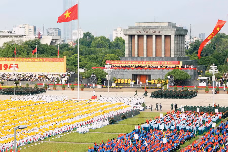 Lễ mít tinh, diễu binh, diễu hành kỷ niệm 70 năm Cách mạng Tháng Tám và Quốc khánh 2-9. Ảnh: Internet