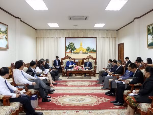 Phó Thủ tướng Somdy Duangdy tiếp Đoàn đại biểu cấp cao Bộ Công Thương Việt Nam do Bộ trưởng Trần Tuấn Anh làm Trưởng đoàn. Phó Thủ tướng Somdy Duangdy tiếp Đoàn đại biểu cấp cao Bộ Công Thương Việt Nam do Bộ trưởng Trần Tuấn Anh làm Trưởng đoàn.
