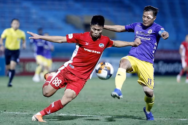 Viettel (trái) cầm hòa Hà Nội FC, tạo lợi thế đua tranh vô địch V-League 2020 MINH TÚ