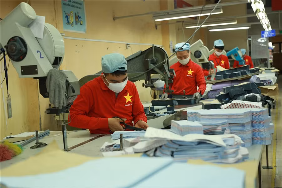 Thưởng Tết Dương lịch năm 2021 có thể không bằng tiền. Ảnh: Hải Nguyễn