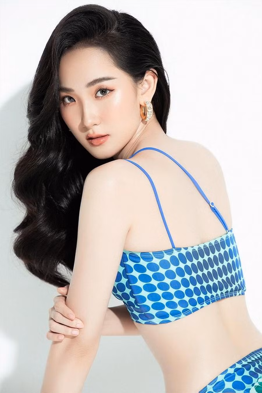 Tuy nhiên, chỉ ít lâu sau cô bất ngờ xin rút khỏi Hoa hậu Việt Nam và cho biết mình mong muốn được trau dồi thêm các kĩ năng trong thời gian tới. Ảnh: NVCC.