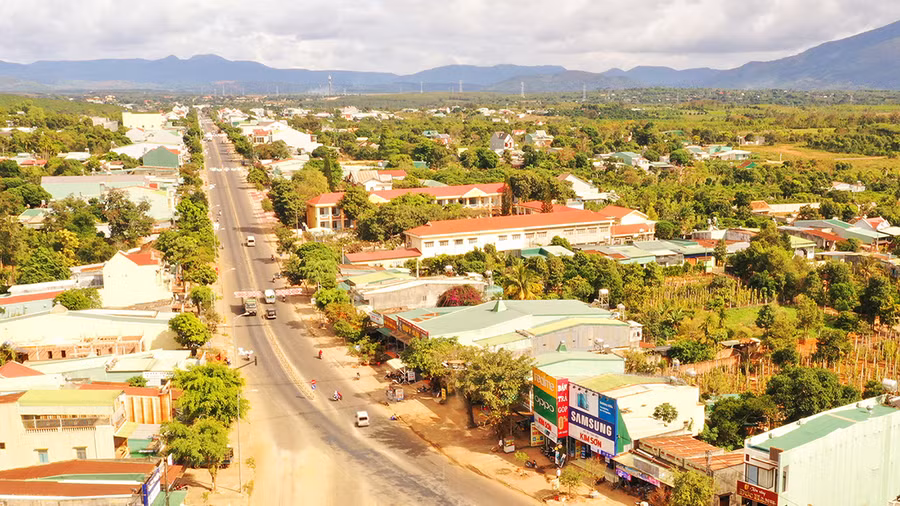 Thị trấn Kon Dơng (huyện Mang Yang) từng ngày phát triển. Ảnh: Phương Linh