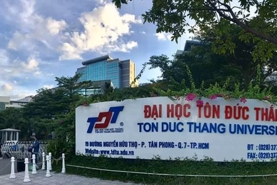 Bài học từ trường Đại học Tôn Đức Thắng chỉ là một ví dụ trong rất nhiều những ví dụ về tha hoá quyền lực, không chỉ ở những cán bộ cấp cao mà còn ở ngay những cơ sở đảng cấp dưới.