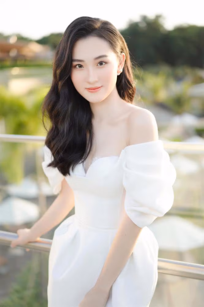 Nhiều người kỳ vọng Phan Cẩm Nhi sẽ đăng quang năm nay nhưng cô đã bị loại sớm