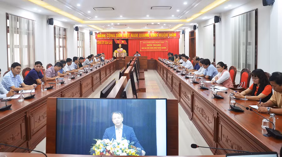  Quang cảnh Hội nghị Báo cáo viên Trung ương tháng 10-2020 tại điểm cầu Gia Lai. Ảnh: Phương Linh