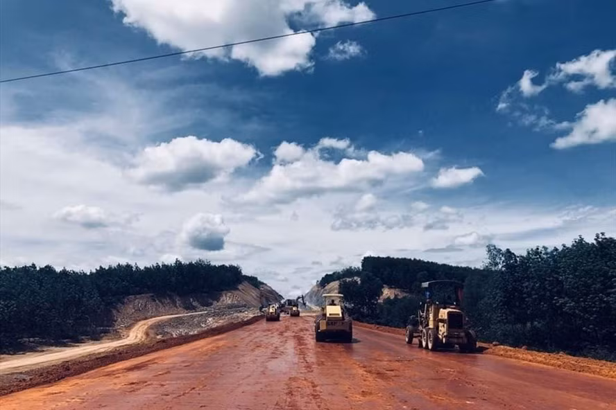 Các tuyến cao tốc đầu tư do nguồn vốn ngân sách Nhà nước thu phí suốt đời. Ảnh: Đ.T