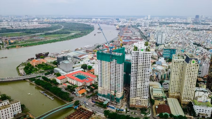 Trước khi quyết định xuống tiền, người mua nhà đất nên đặt ra những câu hỏi như: có ai ở trong căn nhà, khu đất này hay không? Ảnh minh họa: Tuấn Nguyên