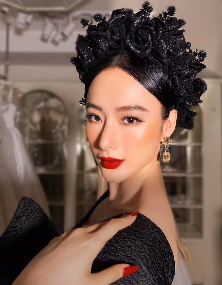 Cận gương mặt xinh đẹp của Angela Phương Trinh xinh đẹp sau khoảng thời gian 