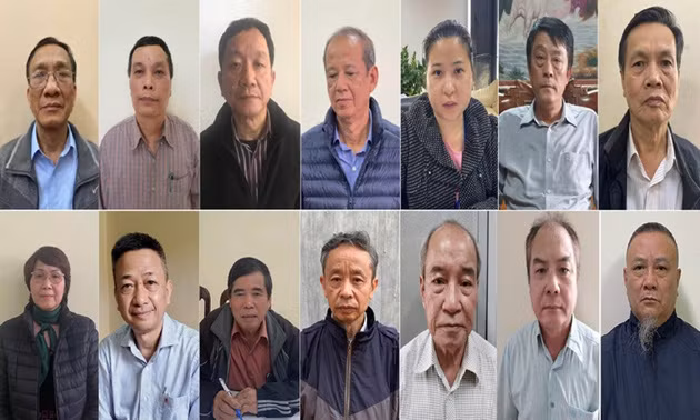  Những người liên quan, có trách nhiệm ở dự án đã không thực hiện đúng quy định của pháp luật khi Tập đoàn ở Trung Quốc có những yêu cầu không đúng với hợp đồng đã ký kết, hậu quả gây thiệt hại đặc biệt nghiêm trọng cho Nhà nước. Trong ảnh là các bị can trong vụ án.