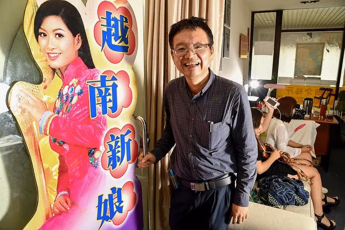 Thành viên một công ty mai mối ở Singapore. Ảnh: The Straits Times Thành viên một công ty mai mối ở Singapore. Ảnh: The Straits Times