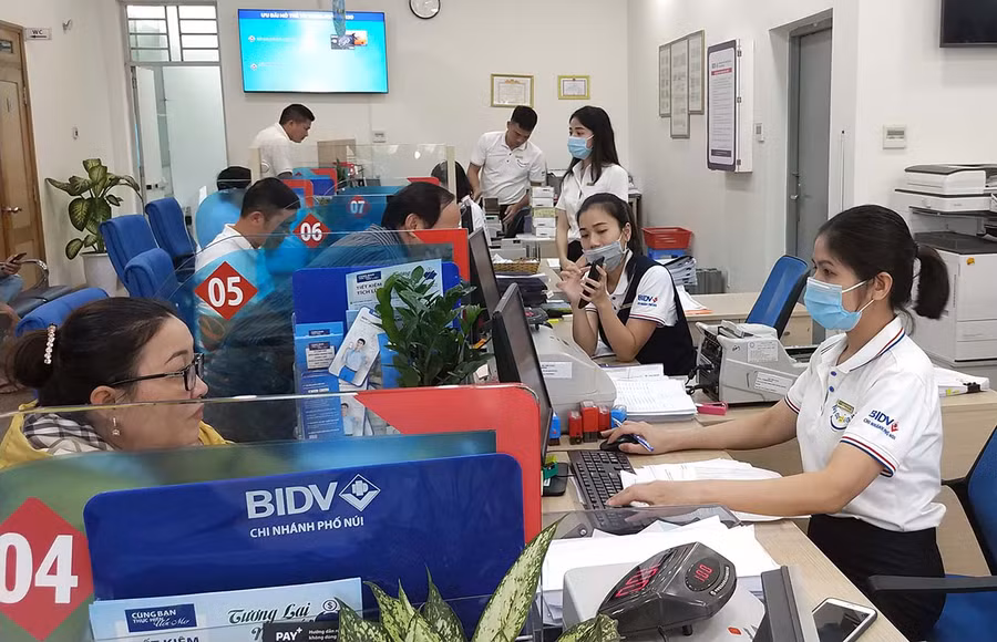 Ngân hàng Nhà nước-Chi nhánh tỉnh chỉ đạo các chi nhánh ngân hàng mở rộng tín dụng phải đi đôi với an toàn, hiệu quả. Ảnh: Sơn Ca Ngân hàng Nhà nước-Chi nhánh tỉnh chỉ đạo các chi nhánh ngân hàng mở rộng tín dụng phải đi đôi với an toàn, hiệu quả. Ảnh: Sơn Ca