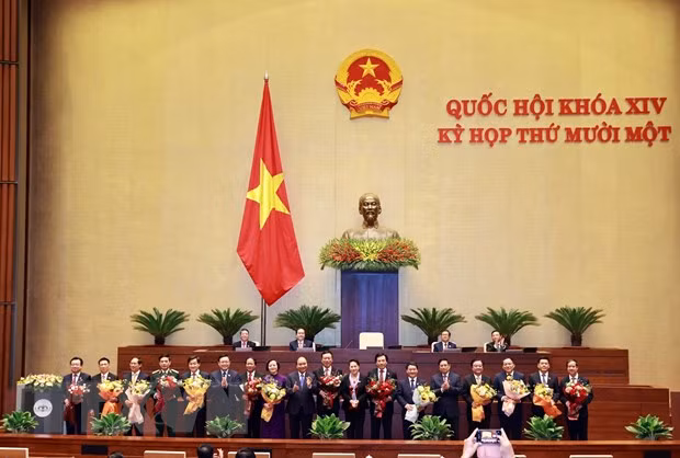 Một số Phó Thủ tướng Chính phủ, một số Bộ trưởng và thành viên khác của Chính phủ ra mắt Quốc hội sau khi được phê chuẩn. (Ảnh: Thống Nhất/TTXVN)