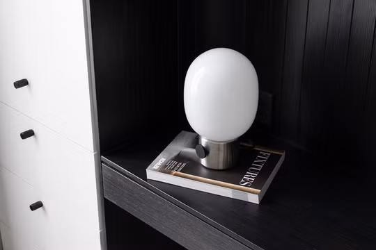 Đèn quả nấm trang trí xuất xứ từ Đan Mạch, giá khoảng 5 triệu đồng.
