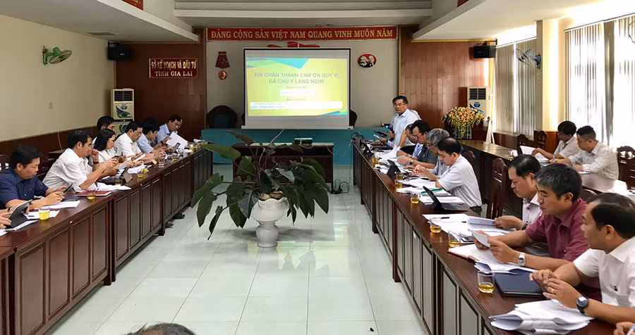 Hội thảo lấy ý kiến hoàn chỉnh các Đề án phát triển kết cấu hạ tầng và thu hút nguồn lực đầu tư. Ảnh: Hà Duy