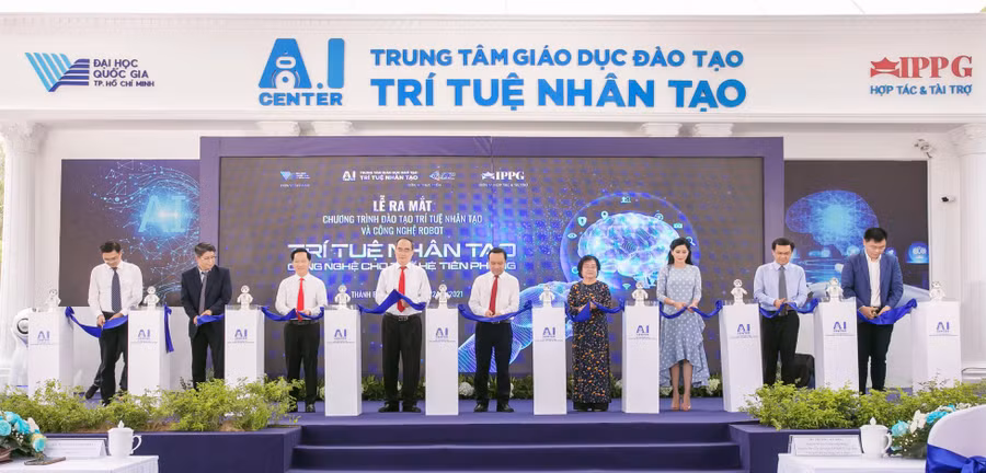  Đại học Quốc gia TP.HCM và Tập đoàn Liên Thái Bình Dương (IPPG) chính thức ra mắt “Chương trình Đào tạo trí tuệ nhân tạo và Công nghệ robot (AIC)- Ảnh: H.N