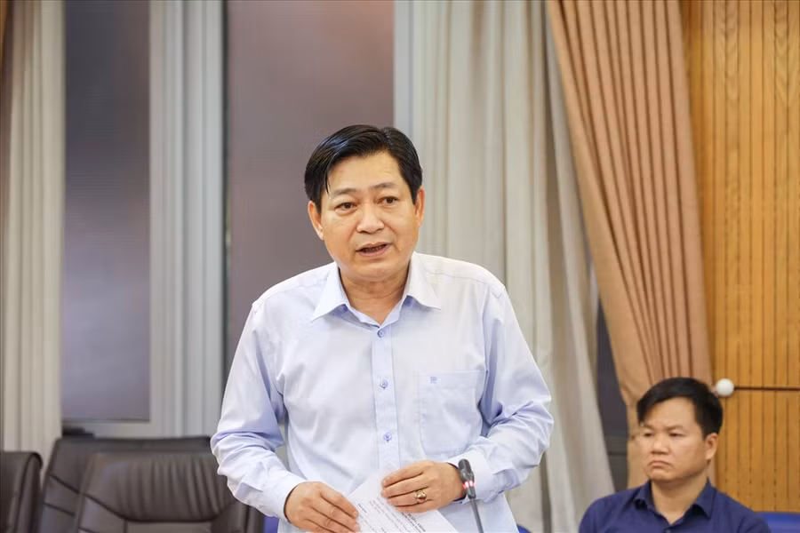 Phó Tổng cục trưởng Tổng cục Thi hành án dân sự Nguyễn Văn Sơn. Ảnh: Tùng Giang Phó Tổng cục trưởng Tổng cục Thi hành án dân sự Nguyễn Văn Sơn. Ảnh: Tùng Giang