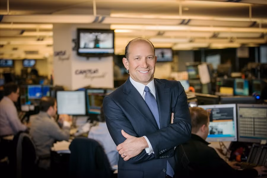 Ông Howard Lutnick - ông chủ của Cantor Fitzgerald là tổ chức tài chính, đầu tư, cung cấp các dịch vụ tài chính Ông Howard Lutnick - ông chủ của Cantor Fitzgerald là tổ chức tài chính, đầu tư, cung cấp các dịch vụ tài chính