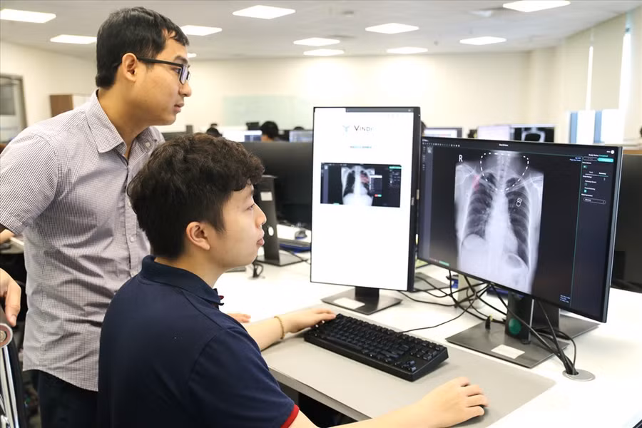  Ứng dụng công nghệ AI vào phân tích hình ảnh trong y tế tại VinAI Research. Ảnh: VinAI Research.