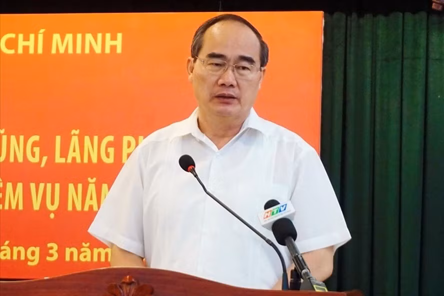 Bí thư Thành uỷ TP HCM Nguyễn Thiện Nhân từng đúc kết công tác phòng chống tham nhũng bằng một cái “ba không” và “Hai một”- cho thấy “chương trình lớn nhưng kết quả lại là con số 0. Ảnh: M.Q Bí thư Thành uỷ TP HCM Nguyễn Thiện Nhân từng đúc kết công tác phòng chống tham nhũng bằng một cái “ba không” và “Hai một”- cho thấy “chương trình lớn nhưng kết quả lại là con số 0. Ảnh: M.Q