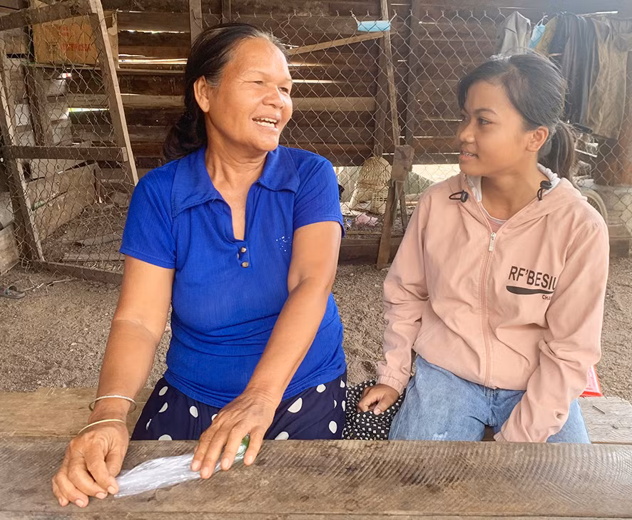 Bà Rah Lan H'Gô rất muốn được truyền dạy dân ca Jrai cho lớp trẻ. Ảnh: Phương Linh
