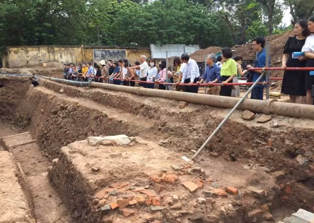Di tích Hoàng thành Thăng Long còn rất nhiều di tích, di vật lịch sử cần được khai quật và nghiên cứu. Ảnh: VGP/Thiện Tâm