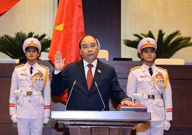  Chủ tịch nước Nguyễn Xuân Phúc tuyên thệ nhậm chức. (Ảnh: Thống Nhất/TTXVN)