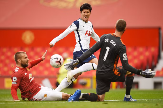 Các chân sút Tottenham mơ lập lại trận thắng đậm Man United như lượt đi Ảnh: Reuters