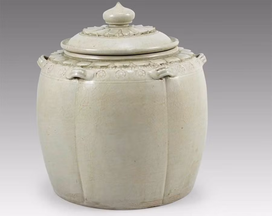  Liễn, chất liệu gốm men trắng. Niên đại thế kỷ 11 - 12, thuộc bộ sưu tập tư nhân gốm An Biên vừa được công nhận Bảo vật quốc gia. Ảnh: Bảo tàng Lịch sử quốc gia cung cấp