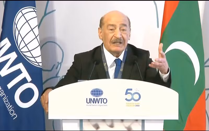 Giáo sư Jafar Jafari phát biểu tại phiên thảo luận của UNWTO hôm 15/6 tại Maldives. (Ảnh chụp màn hình)