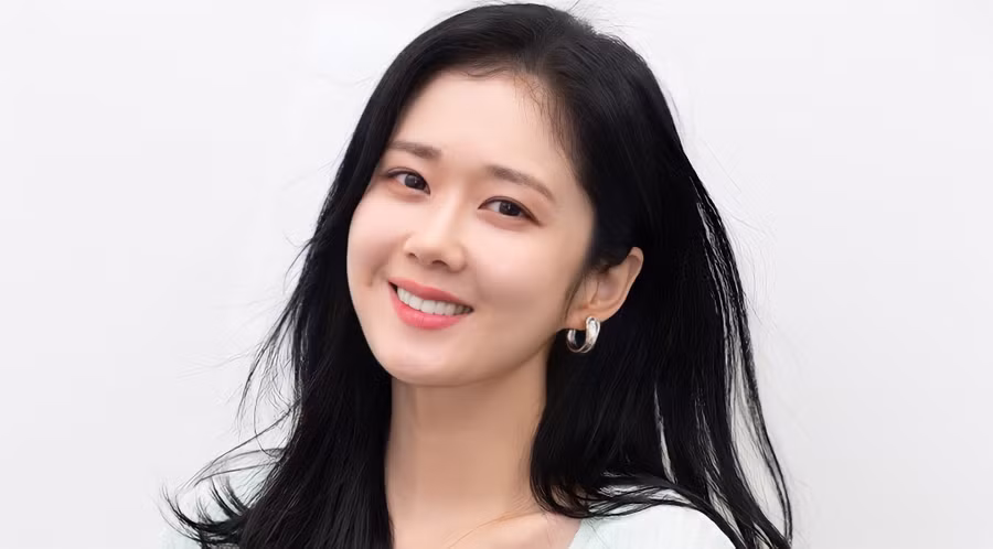 Jang Na Ra kết hôn với bạn trai kém tuổi sau hai năm hẹn hò. Ảnh: Chụp màn hình