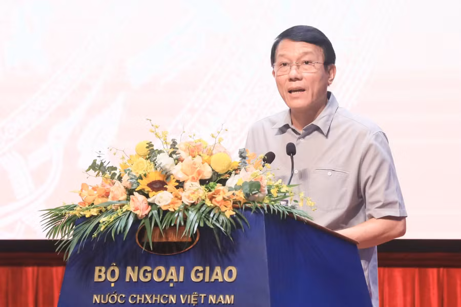 Thượng tướng Lương Tam Quang, Thứ trưởng Bộ Công an, phát biểu tại hội nghị. Ảnh: Đậu Tiến Đạt 