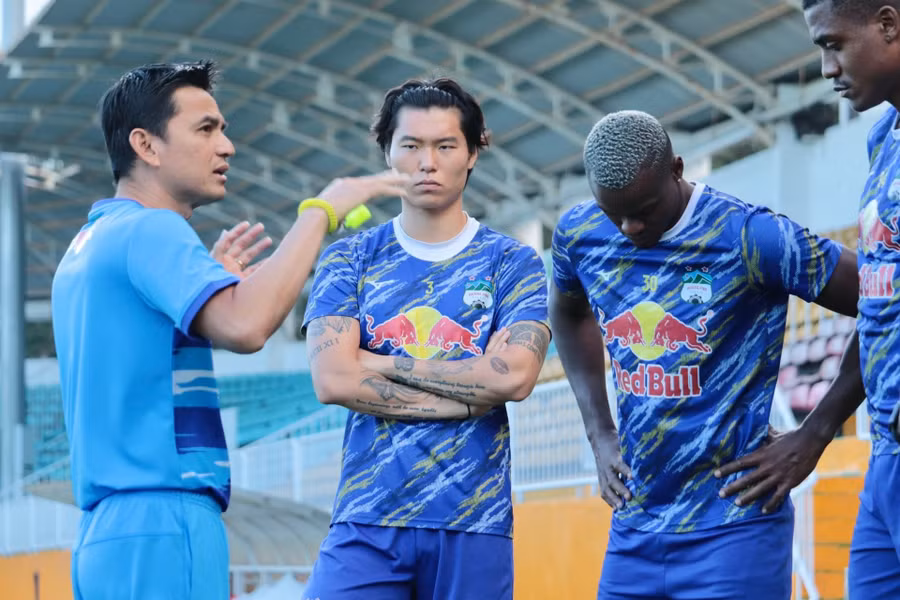 Kim Dong-su chơi rất tốt dưới quyền HLV Kiatisak. Ảnh: Minh Trần