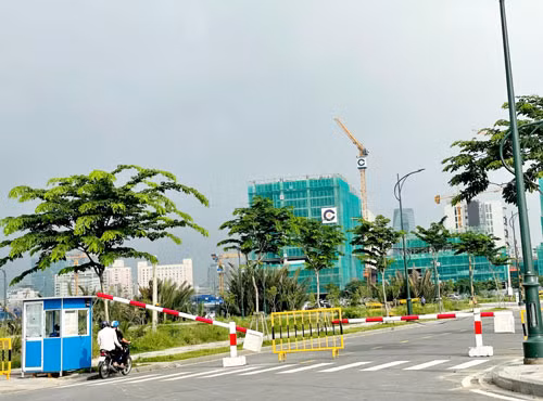 Chỉ những dự án đủ điều kiện pháp lý, ngân hàng mới được cho vay đặt cọc. Trong ảnh: Một dự án đang triển khai ở TP HCM Ảnh: PHẠM ĐÌNH
