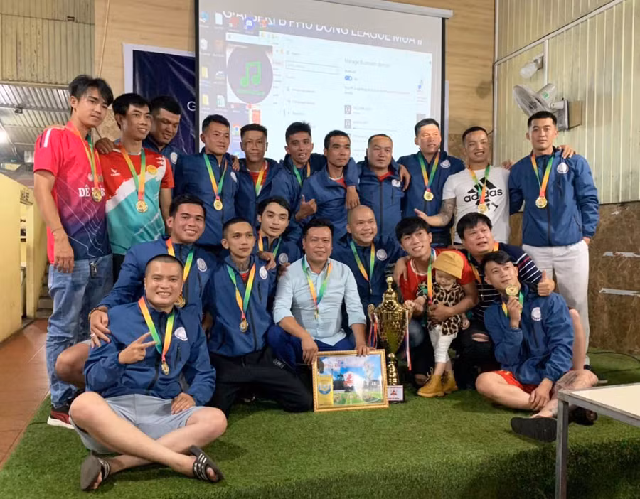 Đội bóng Đăng Kiểm FC đã lên ngôi vô địch với 87 điểm. Ảnh: Văn Ngọc 