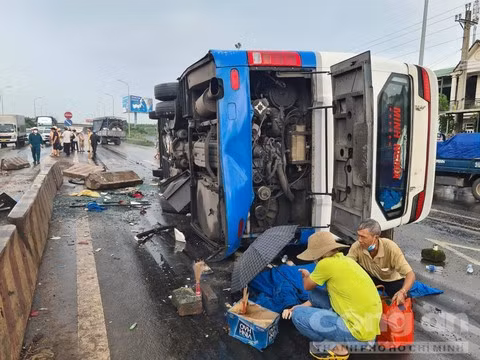 Tai nạn làm một phụ nữ gần 60 tuổi tử vong. Tai nạn làm một phụ nữ gần 60 tuổi tử vong.