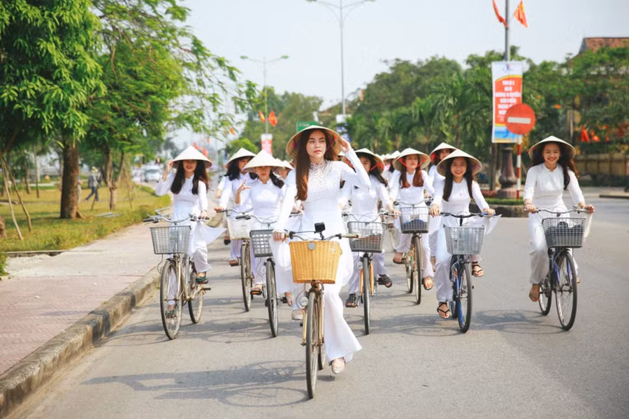 Hình ảnh trong MV Việt Nam tươi đẹp. Ảnh: T.P