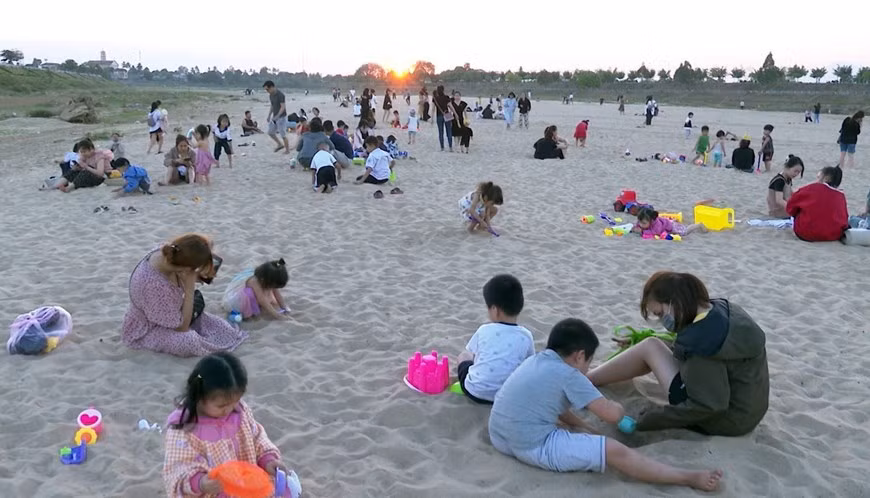 Tỉnh Kon Tum hiện đang bước vào cao điểm của mùa khô, trên địa bàn gần như không có mưa. (Ảnh: Khoa Chương/TTXVN) Tỉnh Kon Tum hiện đang bước vào cao điểm của mùa khô, trên địa bàn gần như không có mưa. (Ảnh: Khoa Chương/TTXVN)