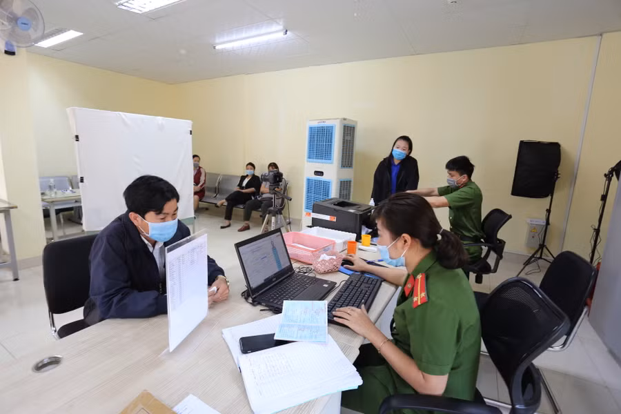  Công an TP. Pleiku sẽ tiếp nhận hồ sơ từ 7 giờ đến 20 giờ tất cả các ngày trong tuần. Ảnh: Văn Ngọc 