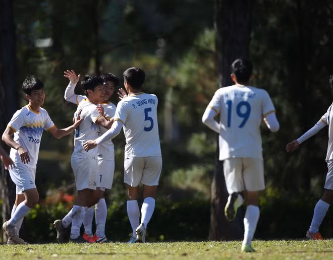  U.19 Hoàng Anh Gia Lai, một ứng viên nặng ký có mặt tại vòng chung kết - Ảnh: Minh Trần
