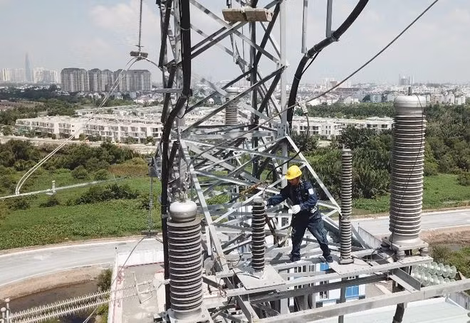 Hóa đơn tiền điện dự báo sẽ tăng mạnh trong những tháng tới. ẢNH: NG.NG