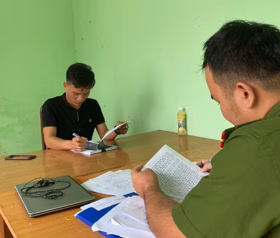  Cơ quan công an làm việc với Trần Bá Nhật