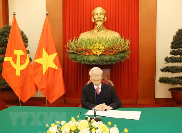 Tổng Bí thư, Chủ tịch nước Nguyễn Phú Trọng điện đàm với Thủ tướng Nhật Bản Suga Yoshihide. (Ảnh: Trí Dũng/TTXVN)
