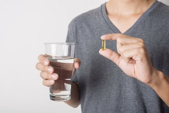 Nghiên cứu cho thấy vitamin E cùng với selen có tác dụng tăng cường khả năng di chuyển của tinh trùng - hoặc khả năng tinh trùng bơi đến gặp trứng - ở nam giới vô sinh. Ảnh minh họa: Shutterstock Nghiên cứu cho thấy vitamin E cùng với selen có tác dụng tăng cường khả năng di chuyển của tinh trùng - hoặc khả năng tinh trùng bơi đến gặp trứng - ở nam giới vô sinh. Ảnh minh họa: Shutterstock