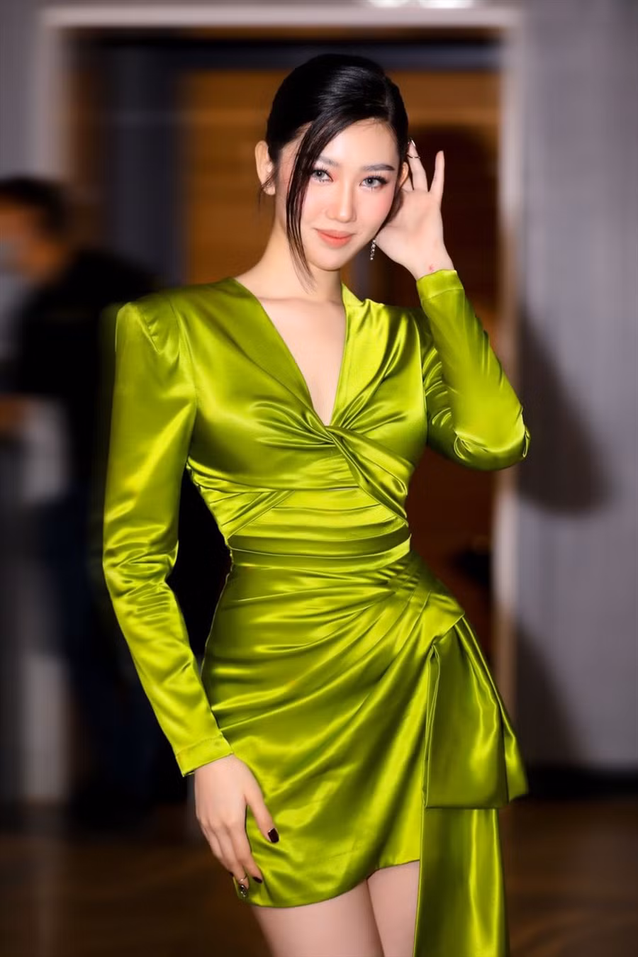  Người đẹp kể cô không ép cân, song thời gian qua vì làm việc khá nhiều nên ngoại hình nhờ vậy thon gọn hơn trước. Ngoài ra, lúc rảnh, cô chăm chỉ tập thể dục giúp thân hình săn chắc hơn. Ảnh: NVCC.